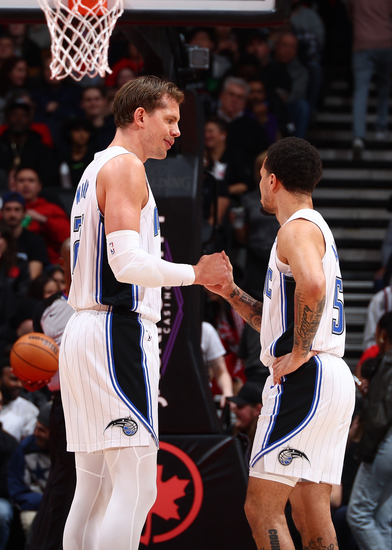 今夜体能课后，多伦多猛龙临场应变备战全明星赛，球迷炸锅，高层口径保持一致的简单介绍