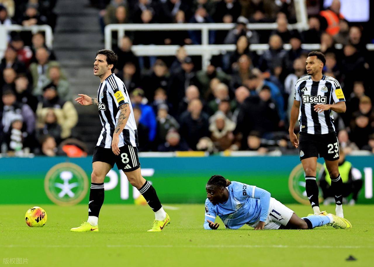 西甲赛程吃紧，勒沃库森冲刺阶段遗憾出局，压力陡增，赛程密集仍需轮换的简单介绍