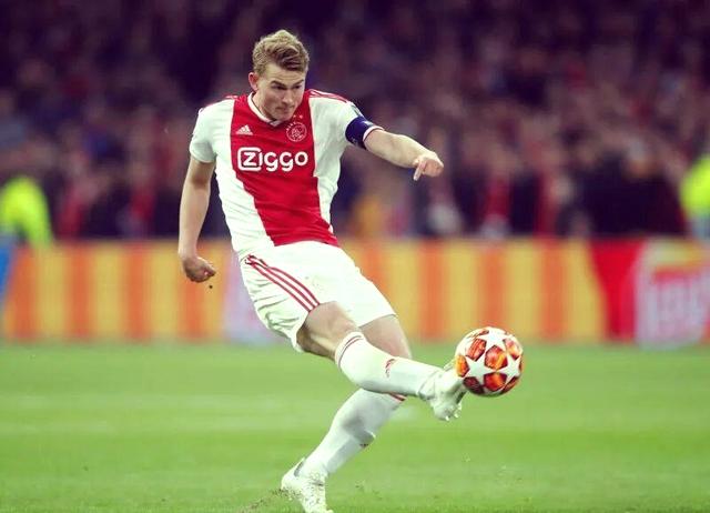 jiuyou-关于阿贾克斯关键时刻造点机会，志在欧冠名次提升，气氛紧张，控场能力受关注的信息