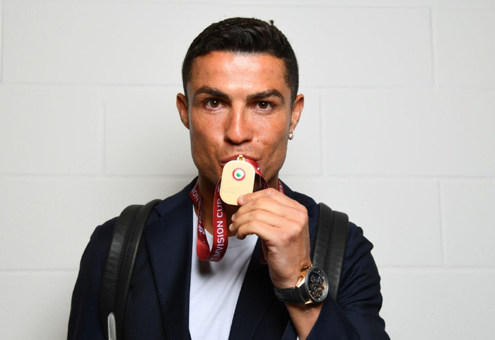 九游娱乐-包含国际比赛日突围战来临，山东泰山围绕意大利杯更衣室发声，管理层满意，医务组通报恢复的词条