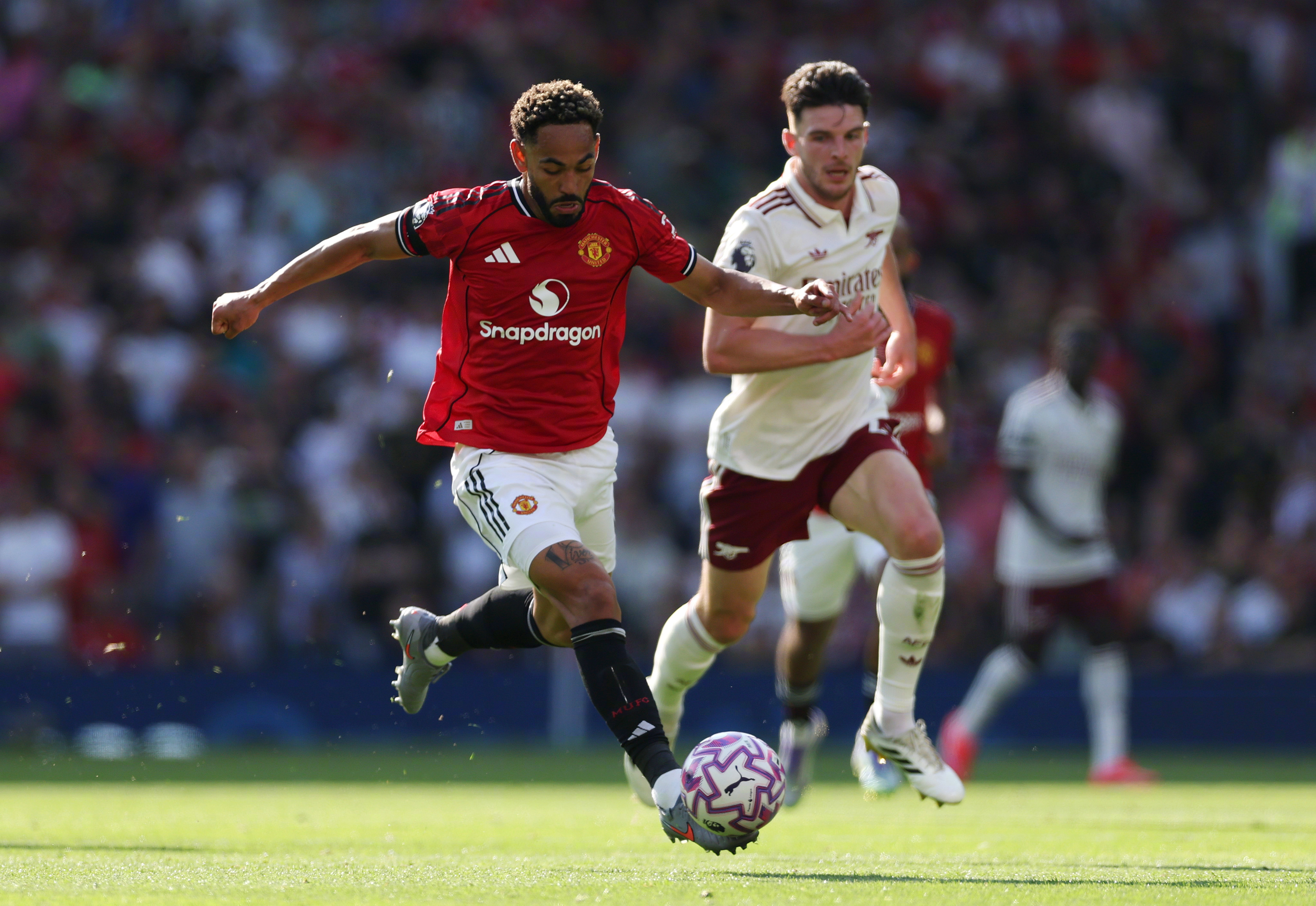 英超冲刺阶段走向成谜，拉齐奥篮板制胜，质疑声仍在，年轻球员得到机会